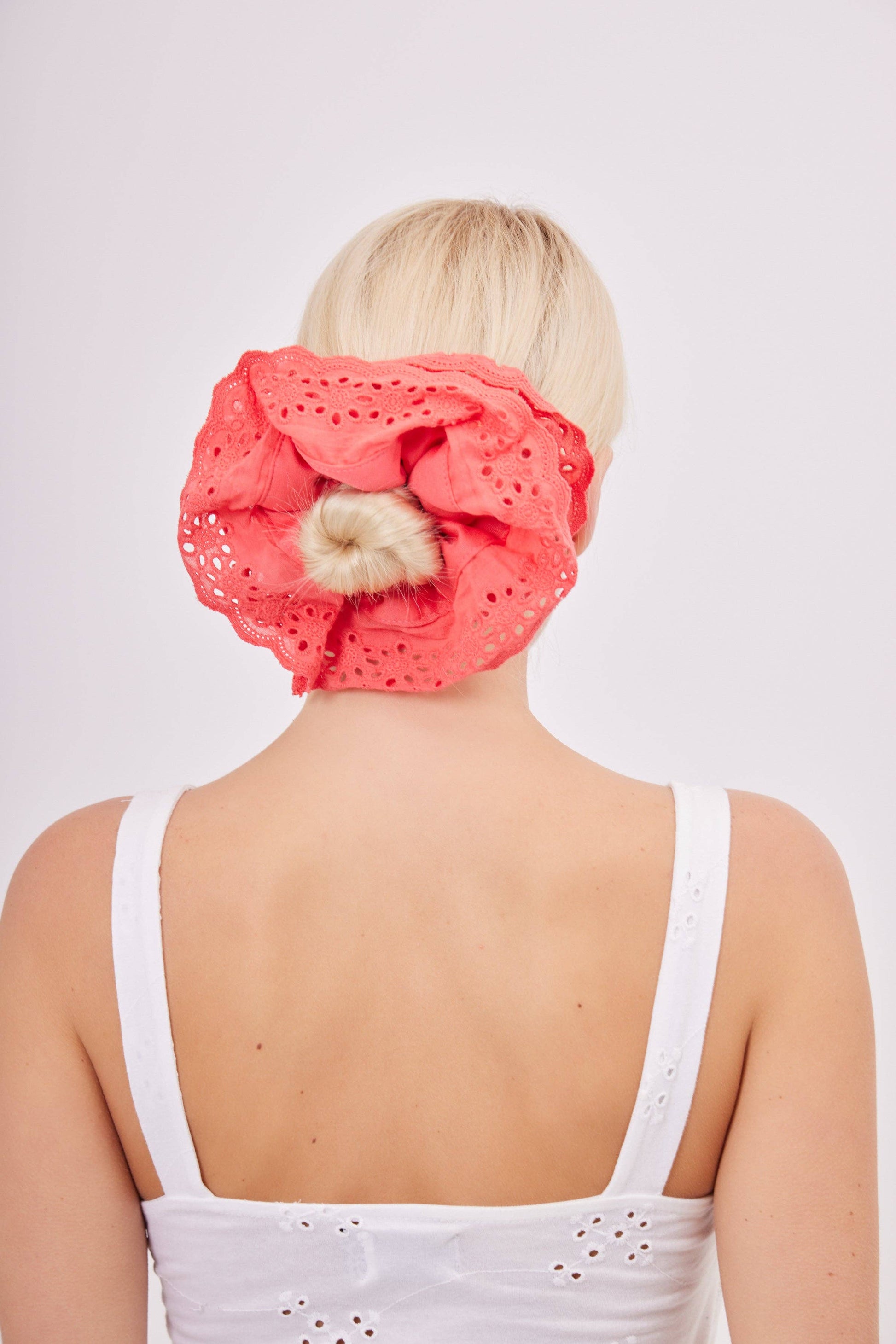 Oversized Frilly Lace Scrunchie in Red
