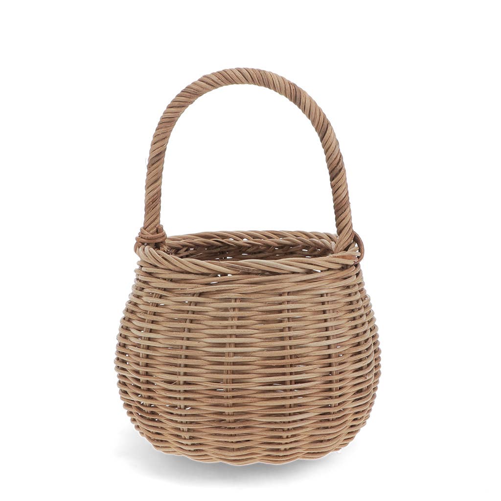 Little round wicker basket