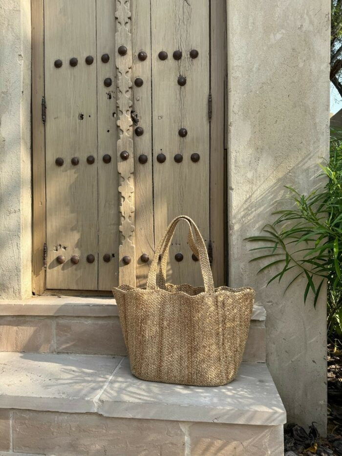 Large Natural Scallop Tote
