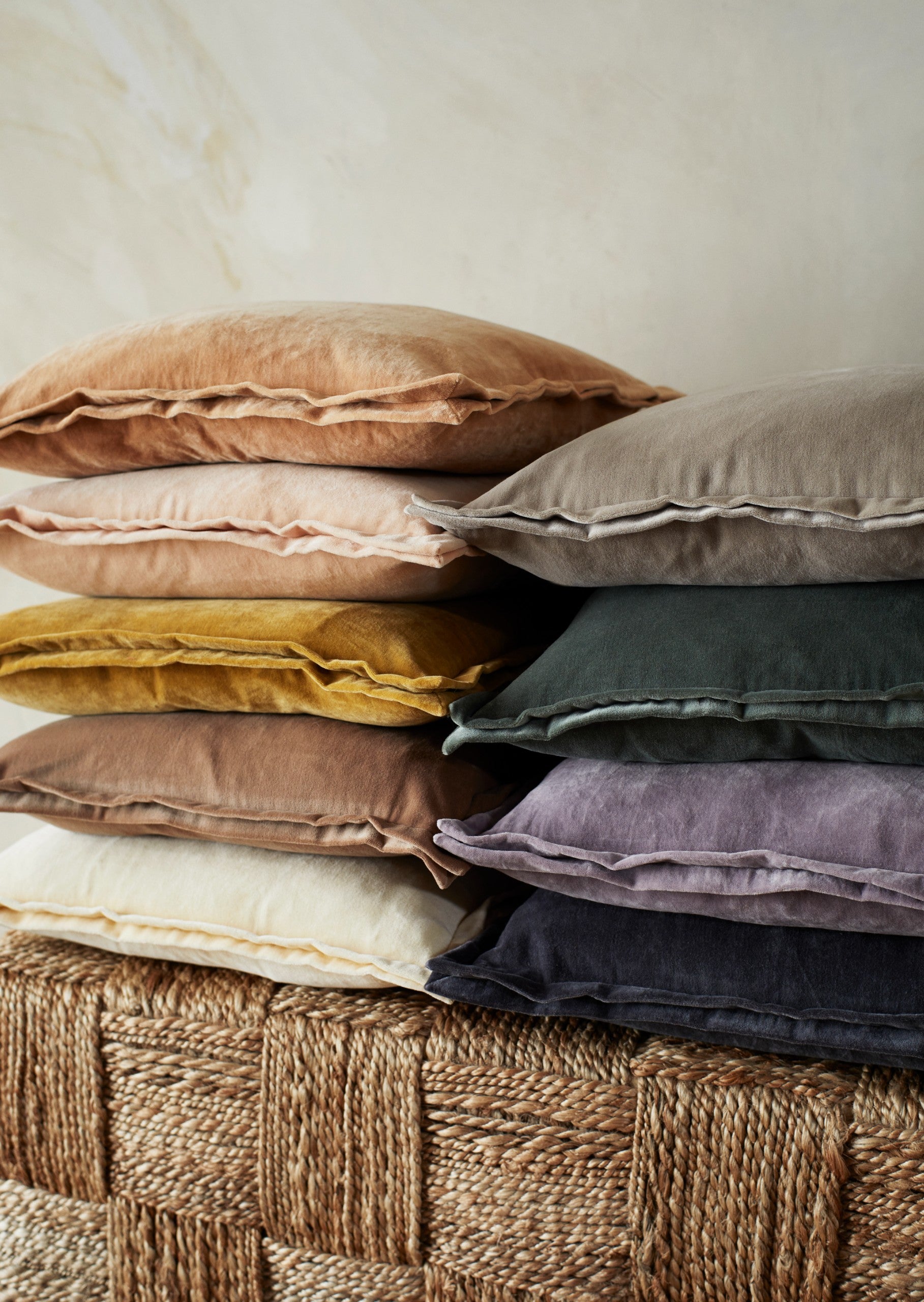 Velvet Cushion Cream