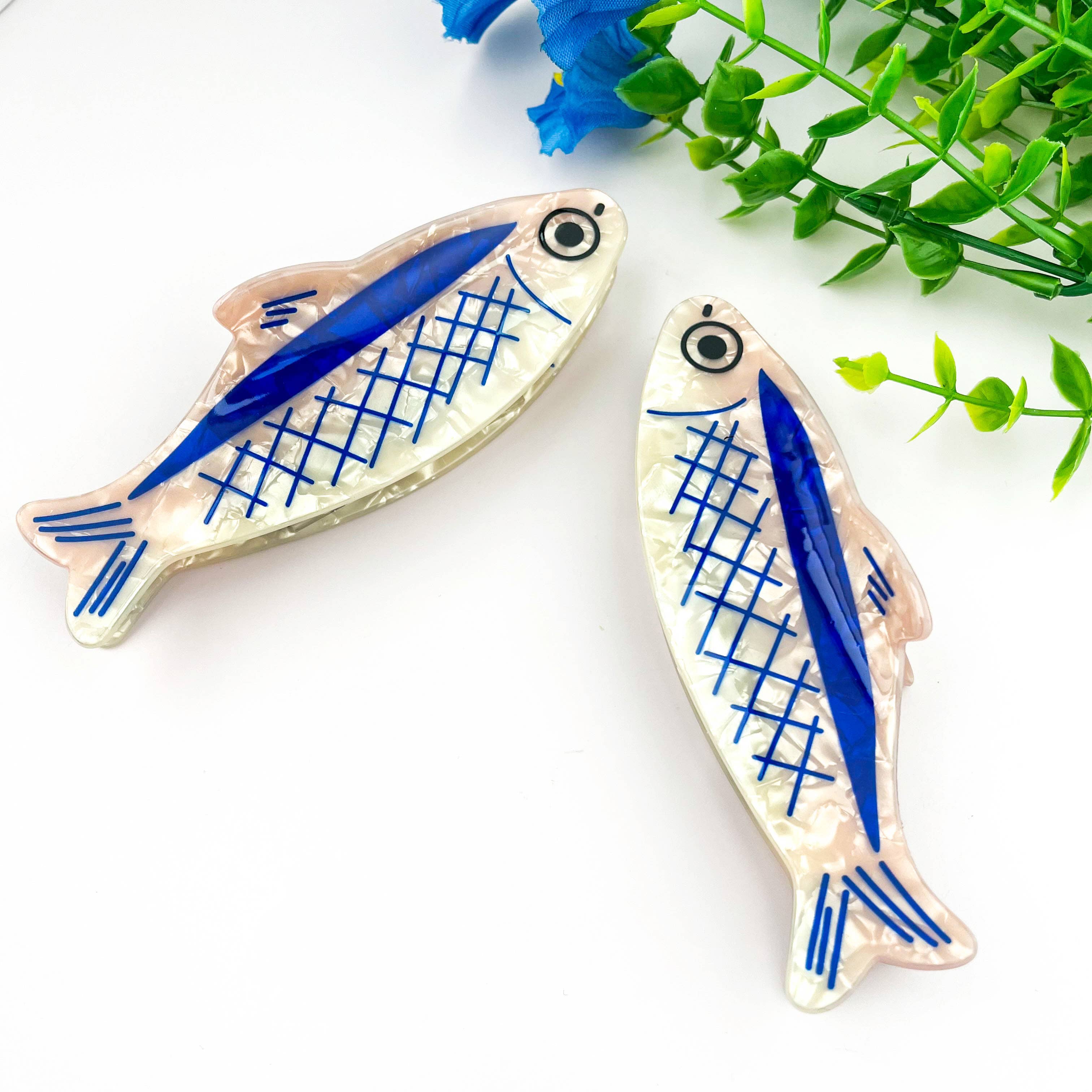 Oversized Sardine Print Hair Claw Clip