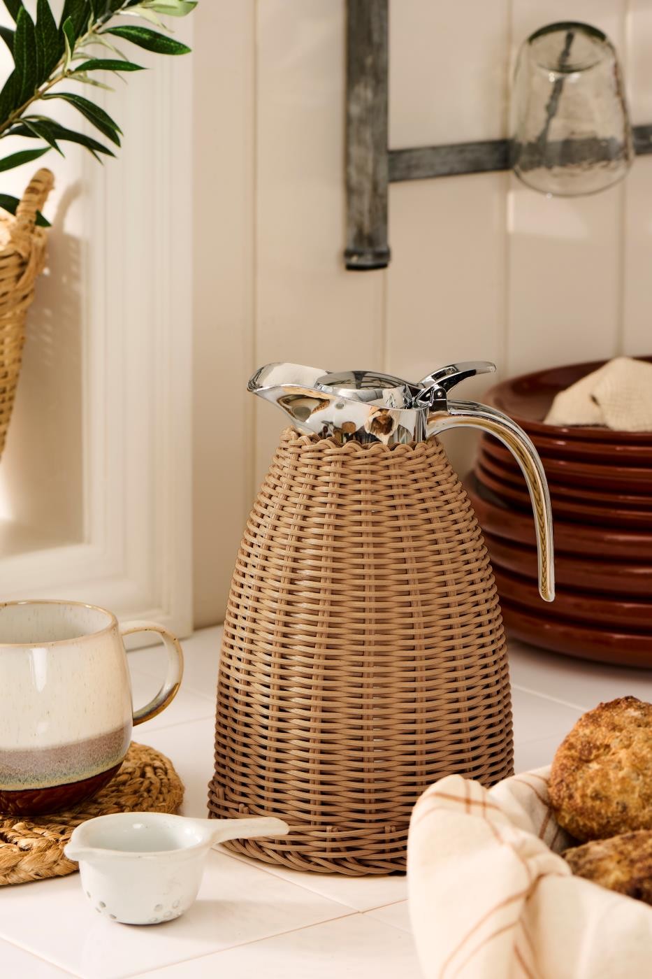 Thermos brown poly rattan braid