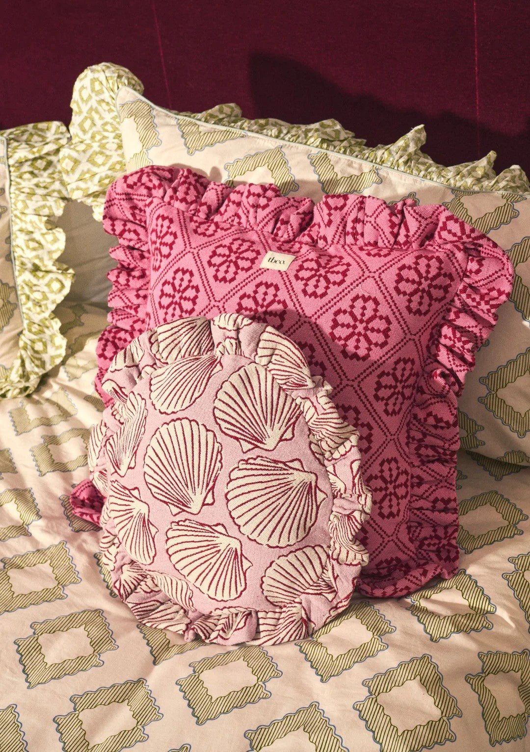 Pink Shell Round Cushion