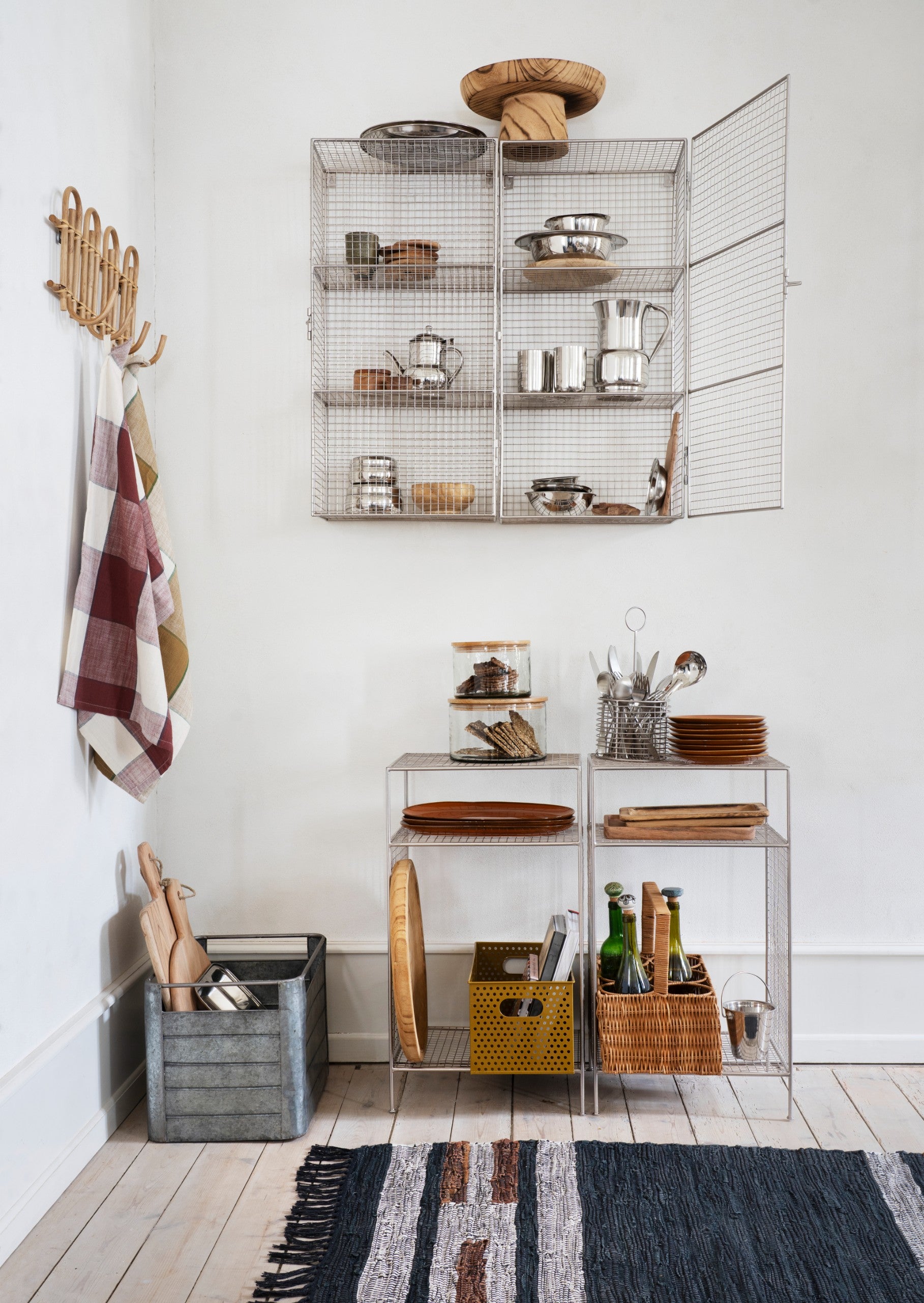 Rattan 6 Bottle Holder