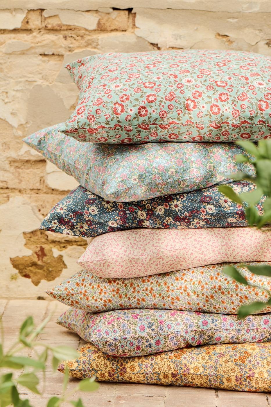 Rust Flower Pattern Cushion