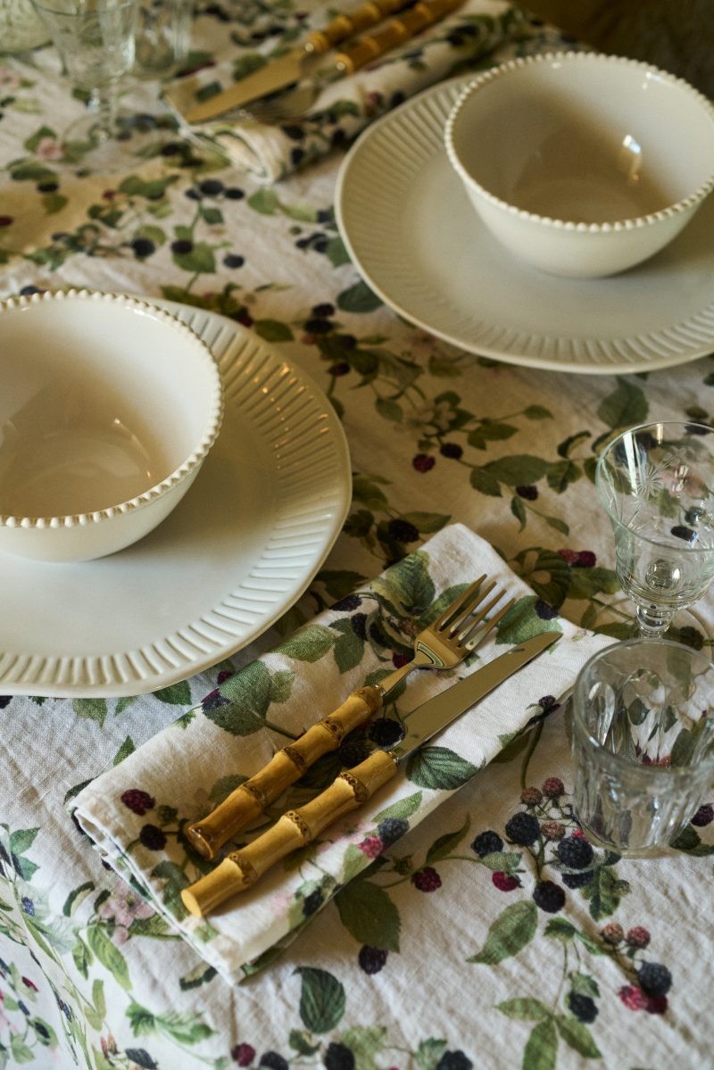 Blackberry tablecloth - Pre Order