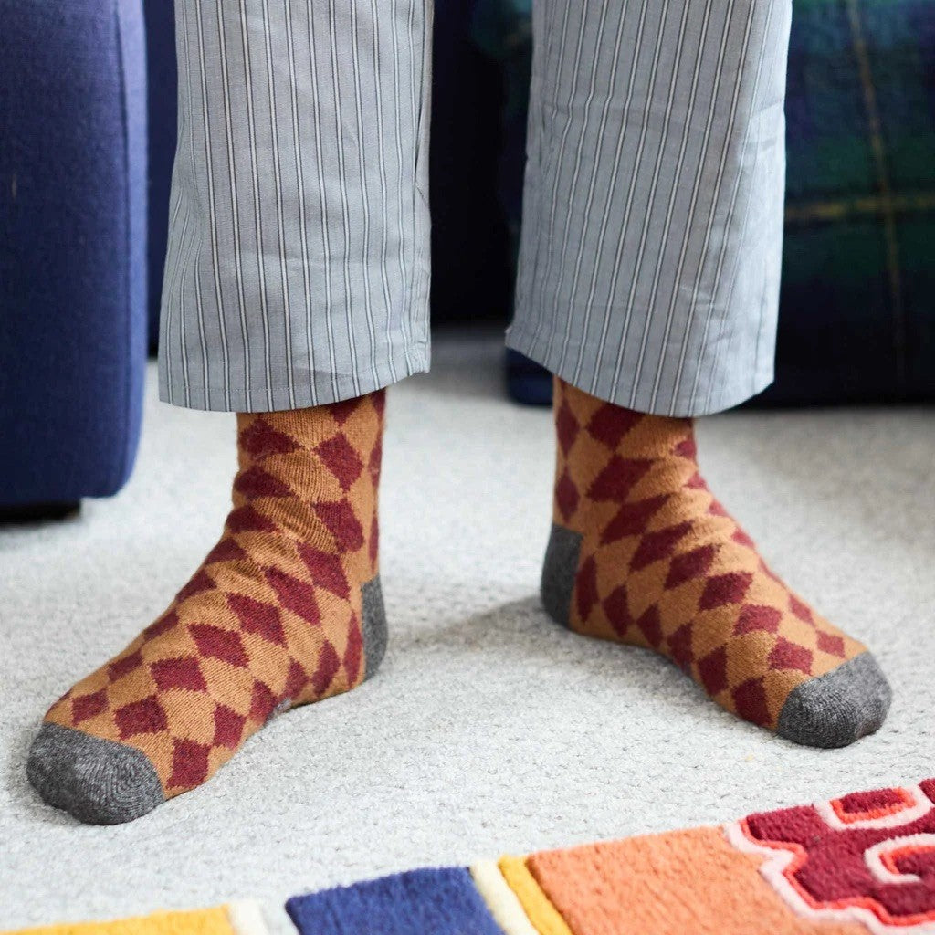 Diamonds Men's Lambswool Ankle Socks - Dark Red/Mushroom