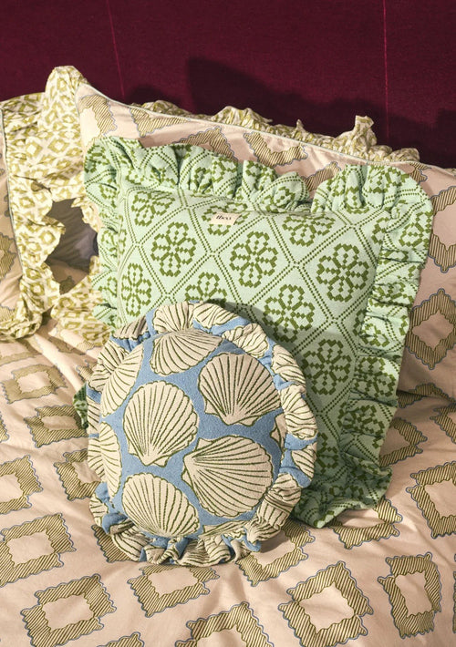 Blue Shell Round Cushion