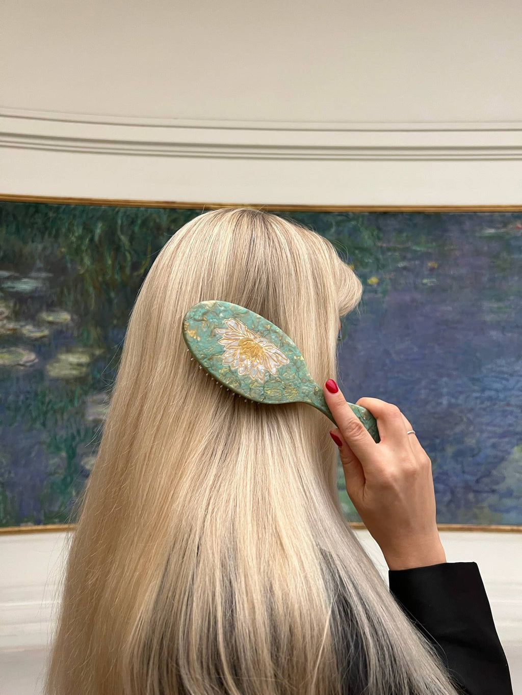 Hand-painted Waterlily Acetate 2-1 Daily Hair Brush